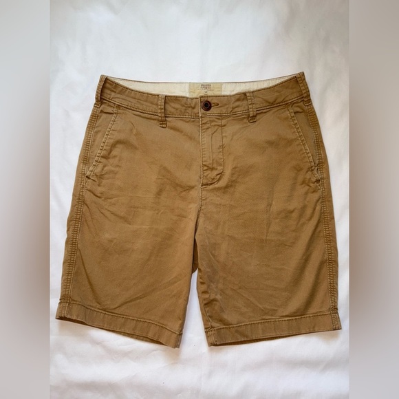 Hollister Other - Hollister Men’s Size 30 Tan Classic Fit Epic Flex 8 Inch Inseam Shorts